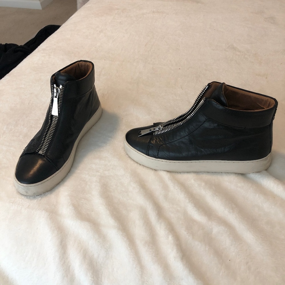 Frye ankle boot warm and cozy